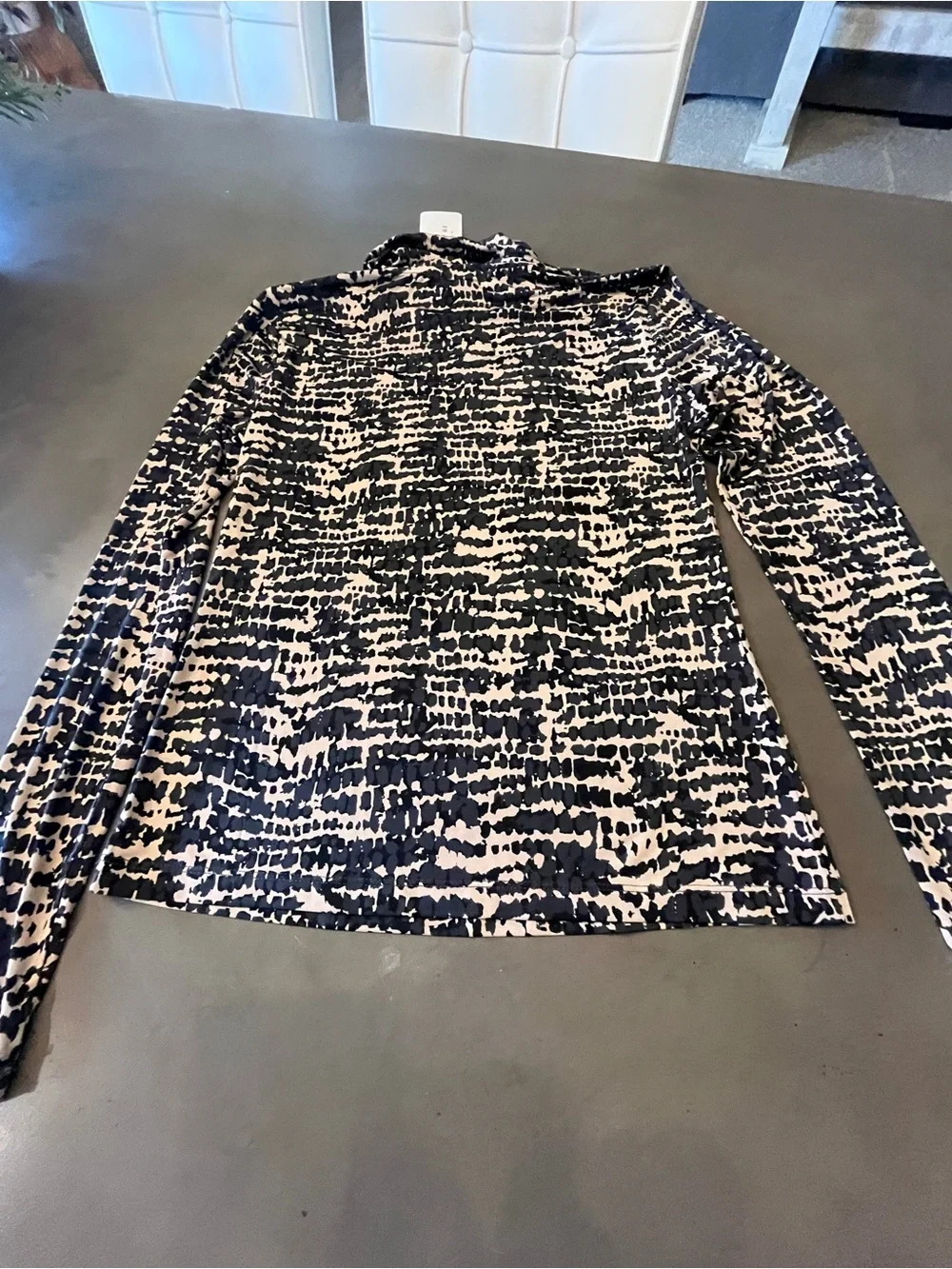 Evereve Black and Cream Abstract Grid Top - Picture 5 of 5